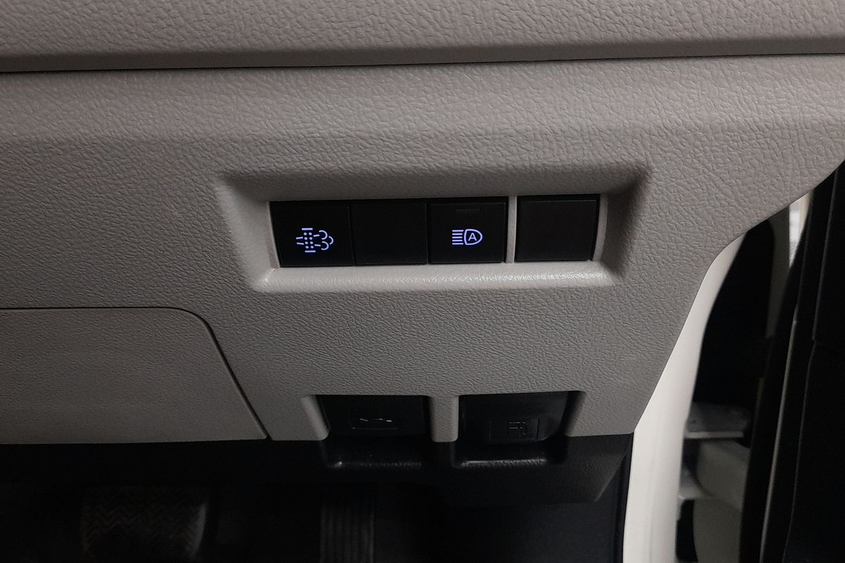 2022 Toyota Hiace GDH300R LWB