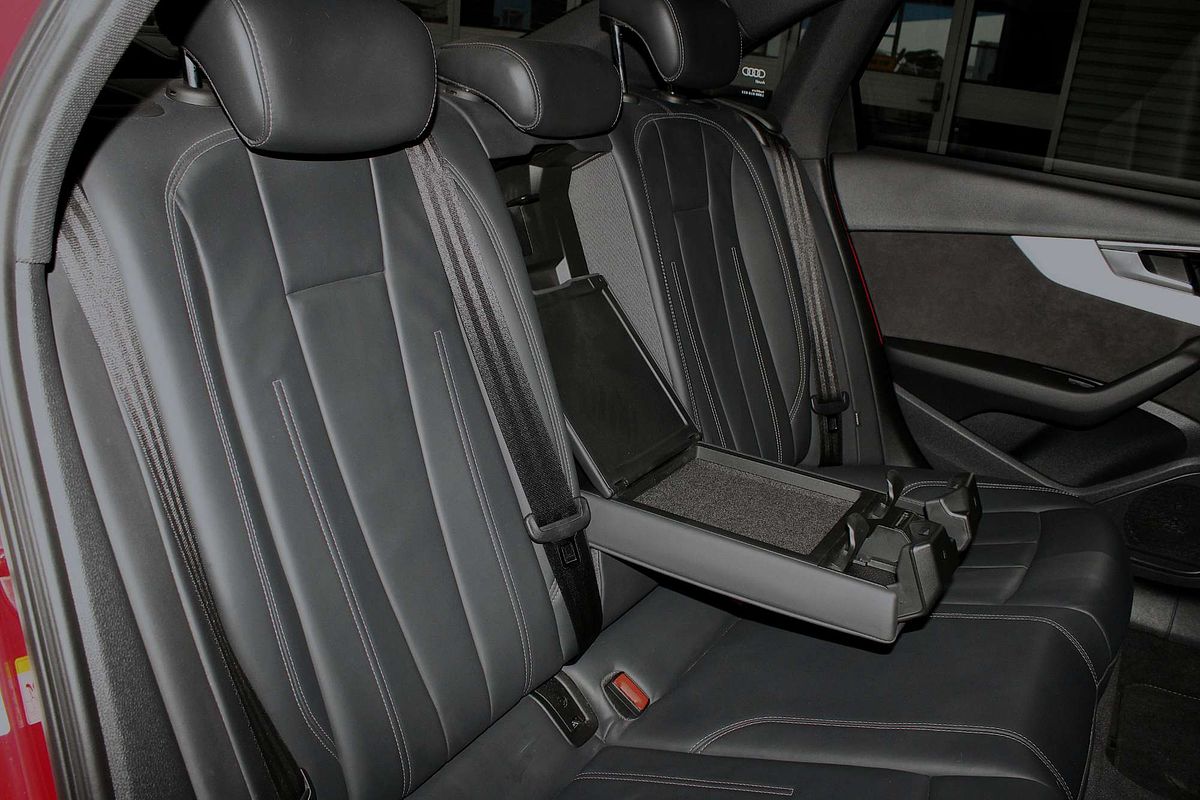 2020 Audi A4 45 TFSI S line B9