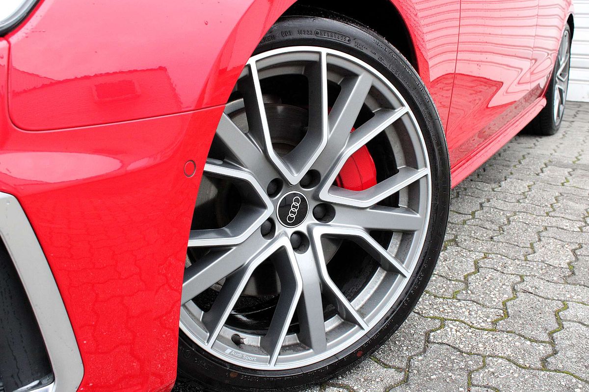 2020 Audi A4 45 TFSI S line B9
