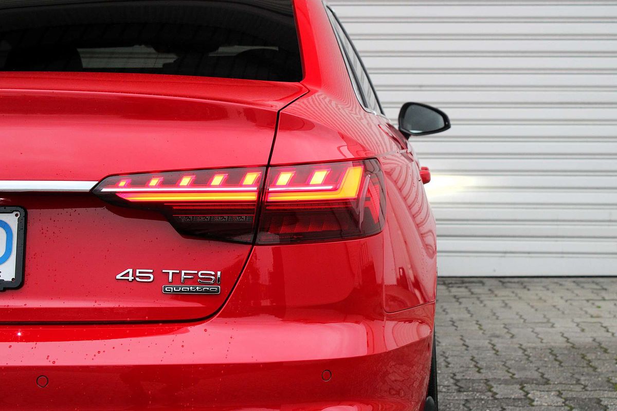 2020 Audi A4 45 TFSI S line B9
