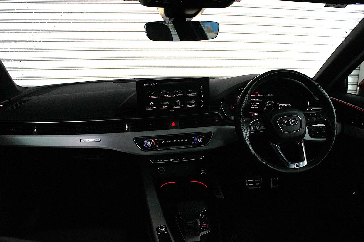 2020 Audi A4 45 TFSI S line B9
