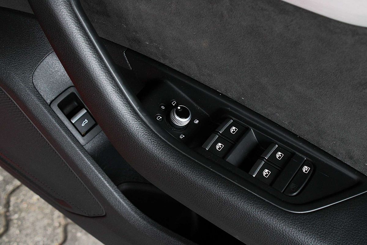 2020 Audi A4 45 TFSI S line B9