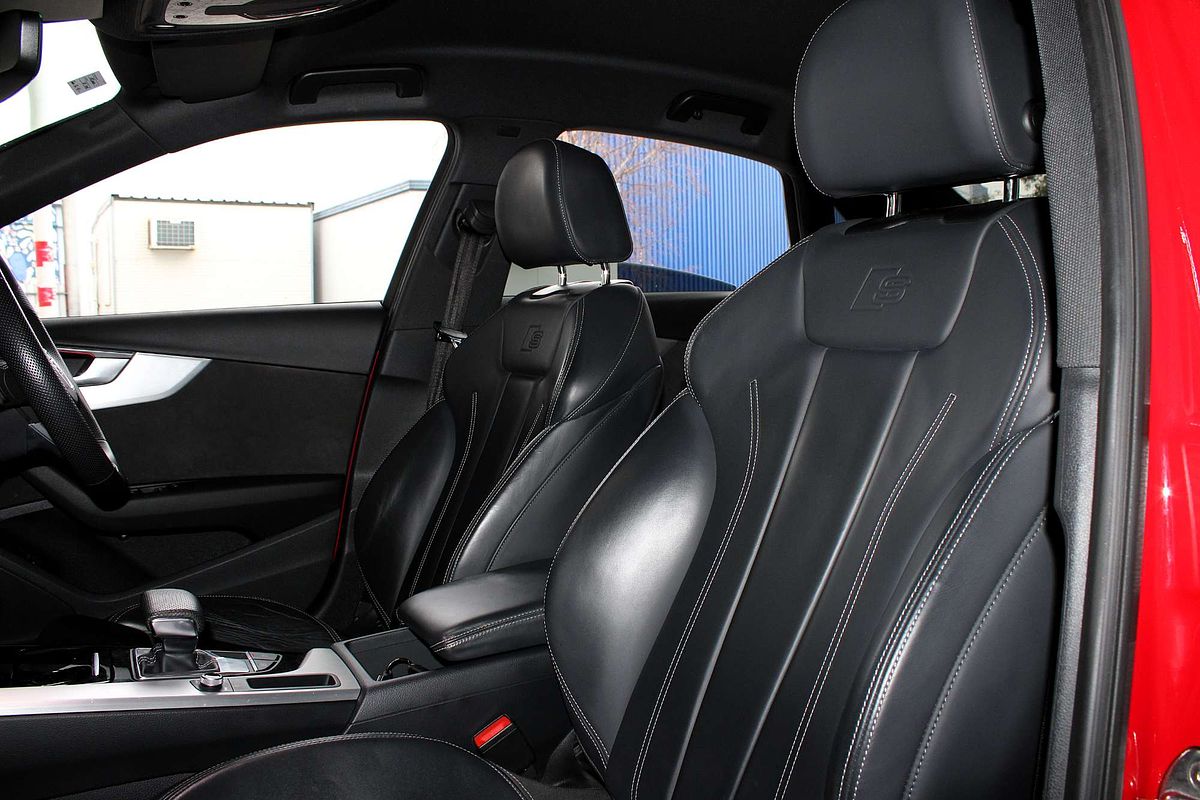 2020 Audi A4 45 TFSI S line B9