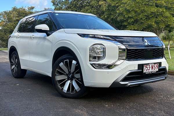 2025 Mitsubishi Outlander Exceed ZM