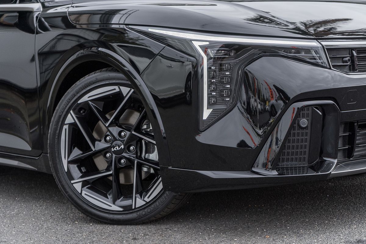 2025 Kia K4 GT-Line CL4m