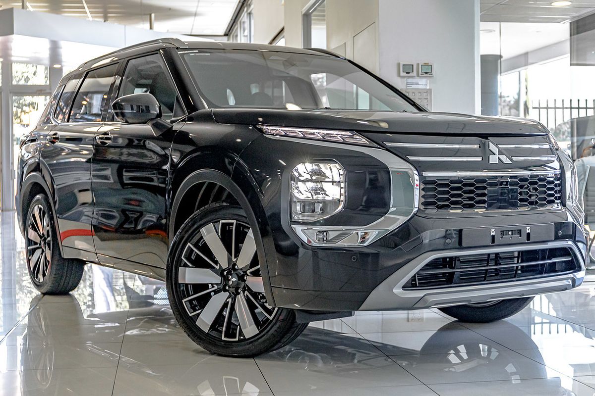 2025 Mitsubishi Outlander Exceed ZM