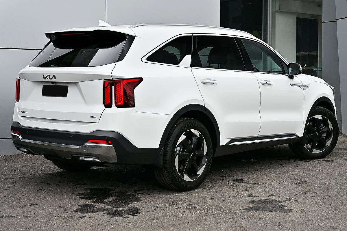 2025 Kia Sorento Sport + MQ4 PE