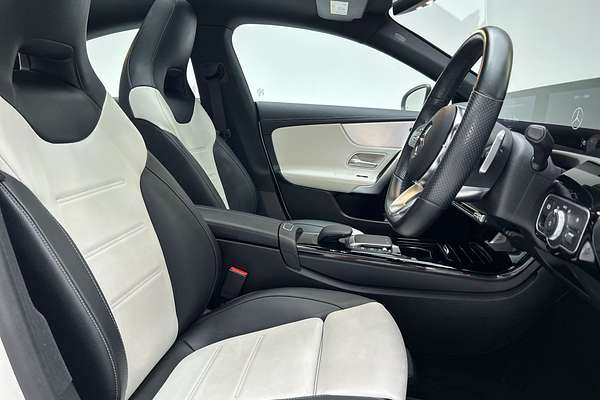 2022 Mercedes-Benz CLA-Class CLA200 C118 thumb-12