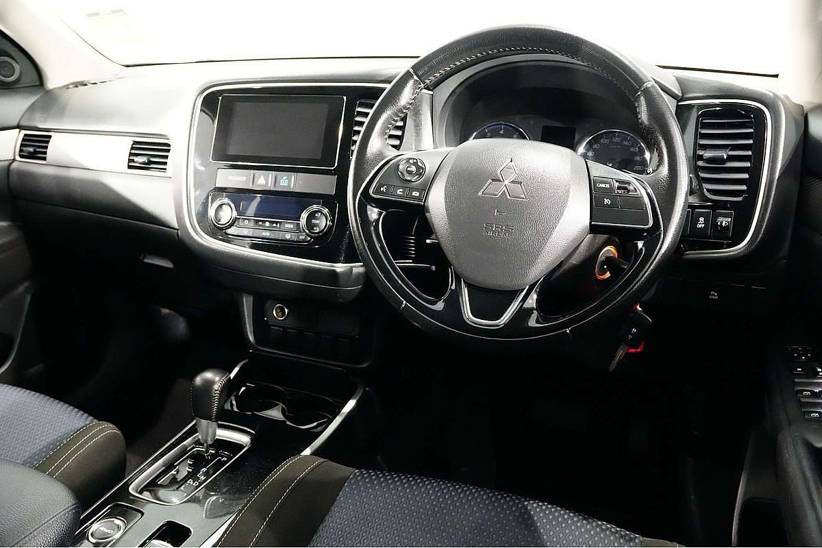 2017 Mitsubishi Outlander LS Safety Pack ZK