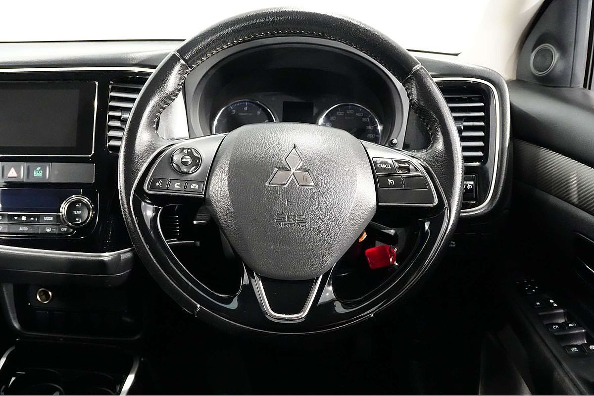 2017 Mitsubishi Outlander LS Safety Pack ZK