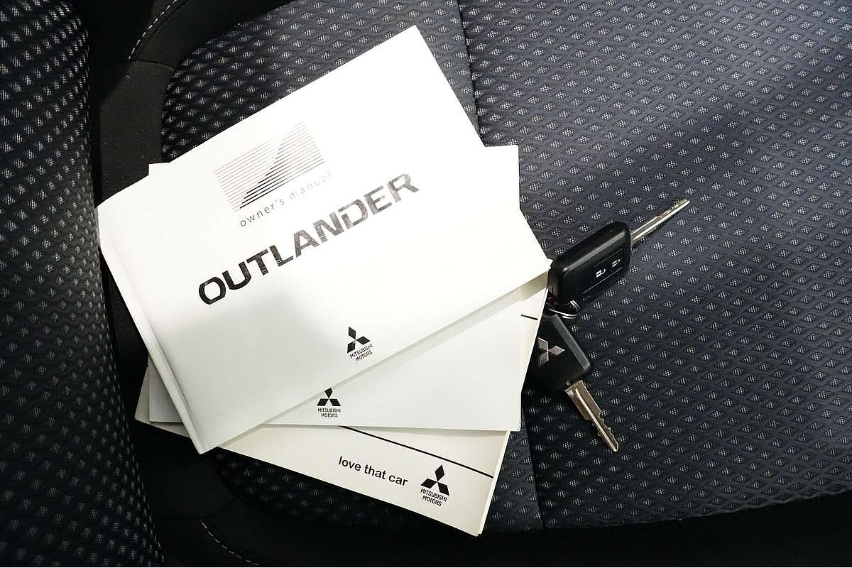 2017 Mitsubishi Outlander LS Safety Pack ZK