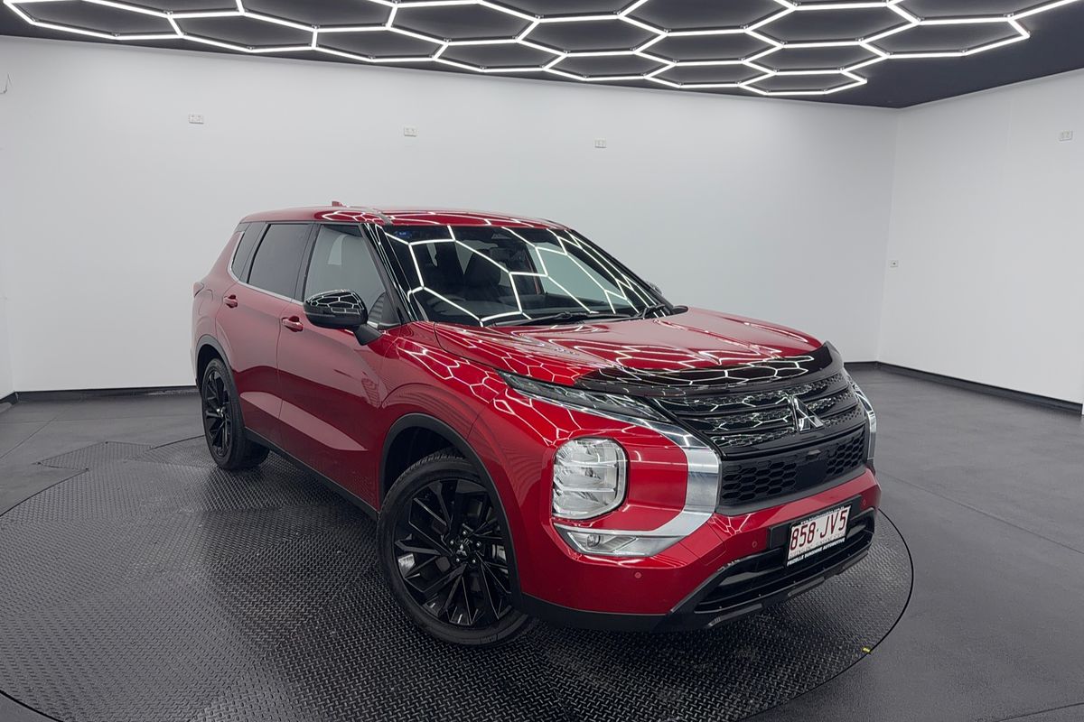 2024 Mitsubishi Outlander Black Edition ZM