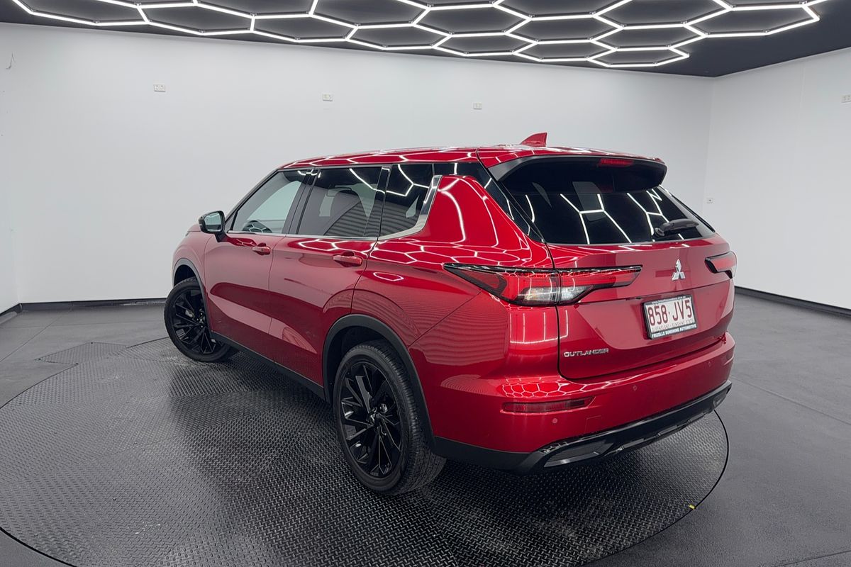 2024 Mitsubishi Outlander Black Edition ZM