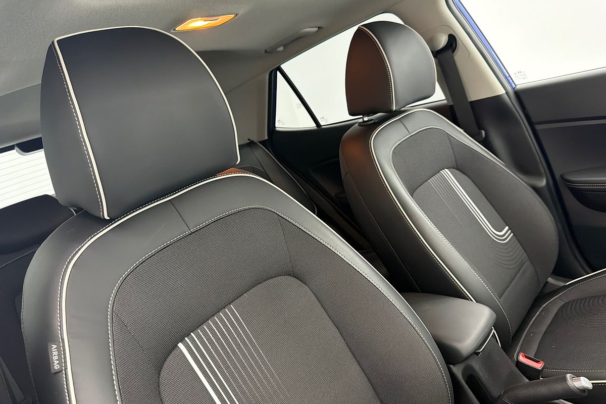 2023 Hyundai Venue Elite QX.V5