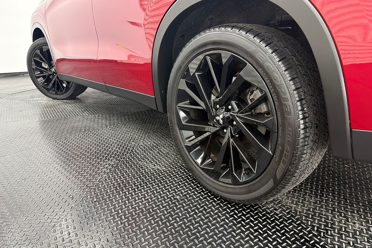 2024 Mitsubishi Outlander Black Edition ZM