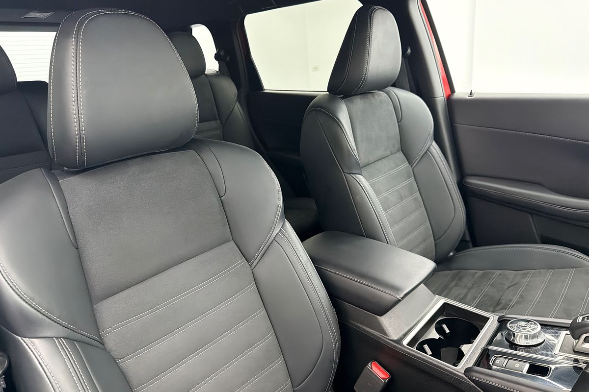 2024 Mitsubishi Outlander Black Edition ZM