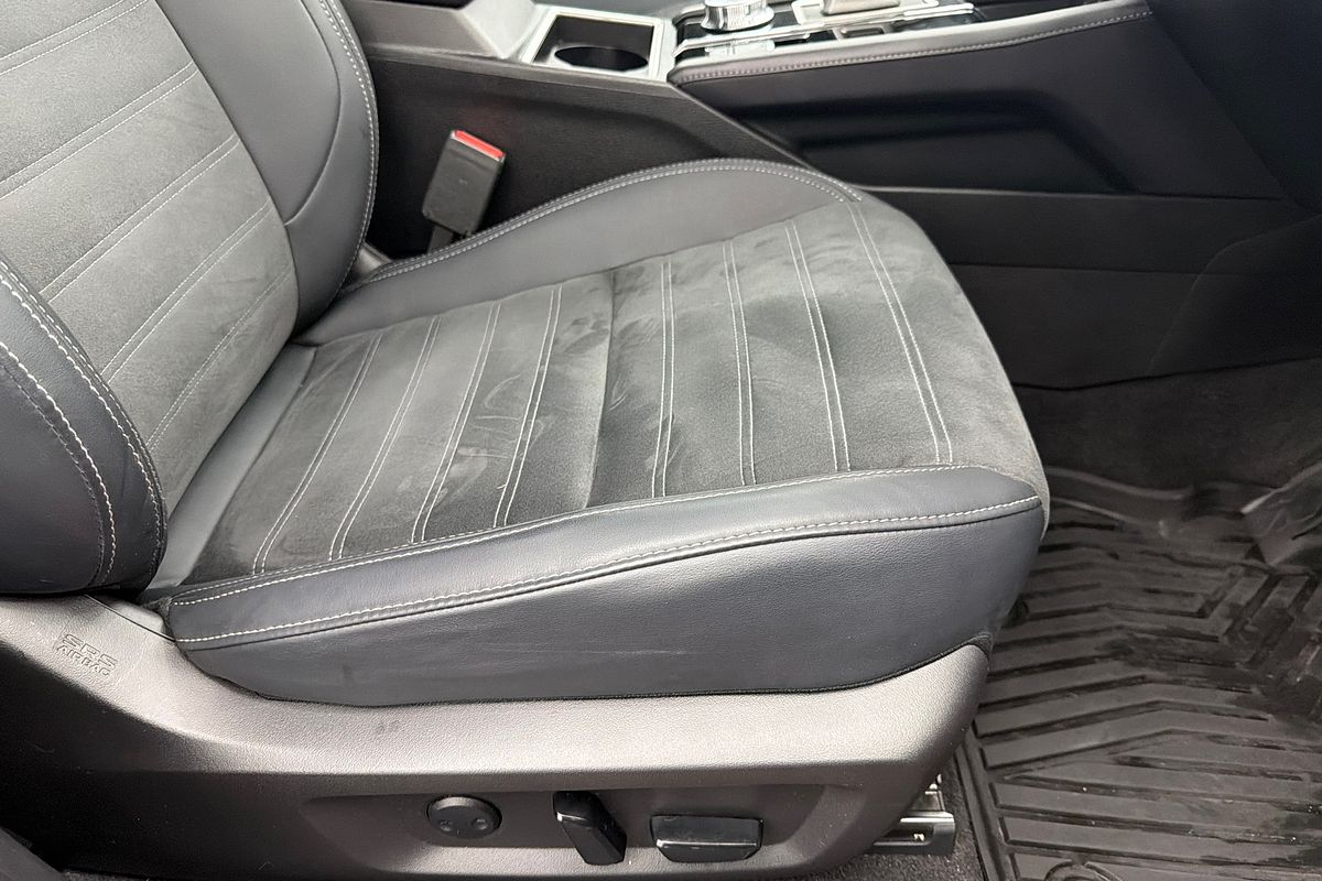 2024 Mitsubishi Outlander Black Edition ZM