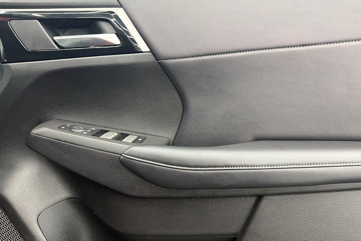 2024 Mitsubishi Outlander Black Edition ZM