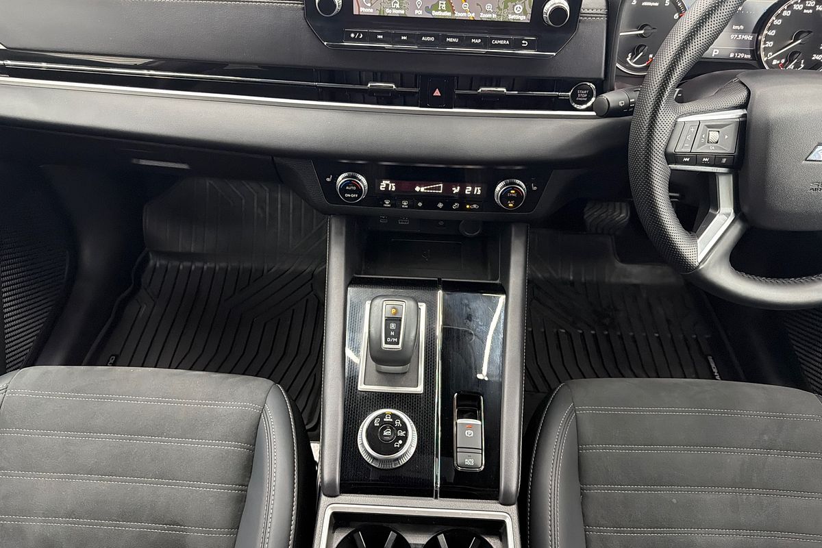 2024 Mitsubishi Outlander Black Edition ZM