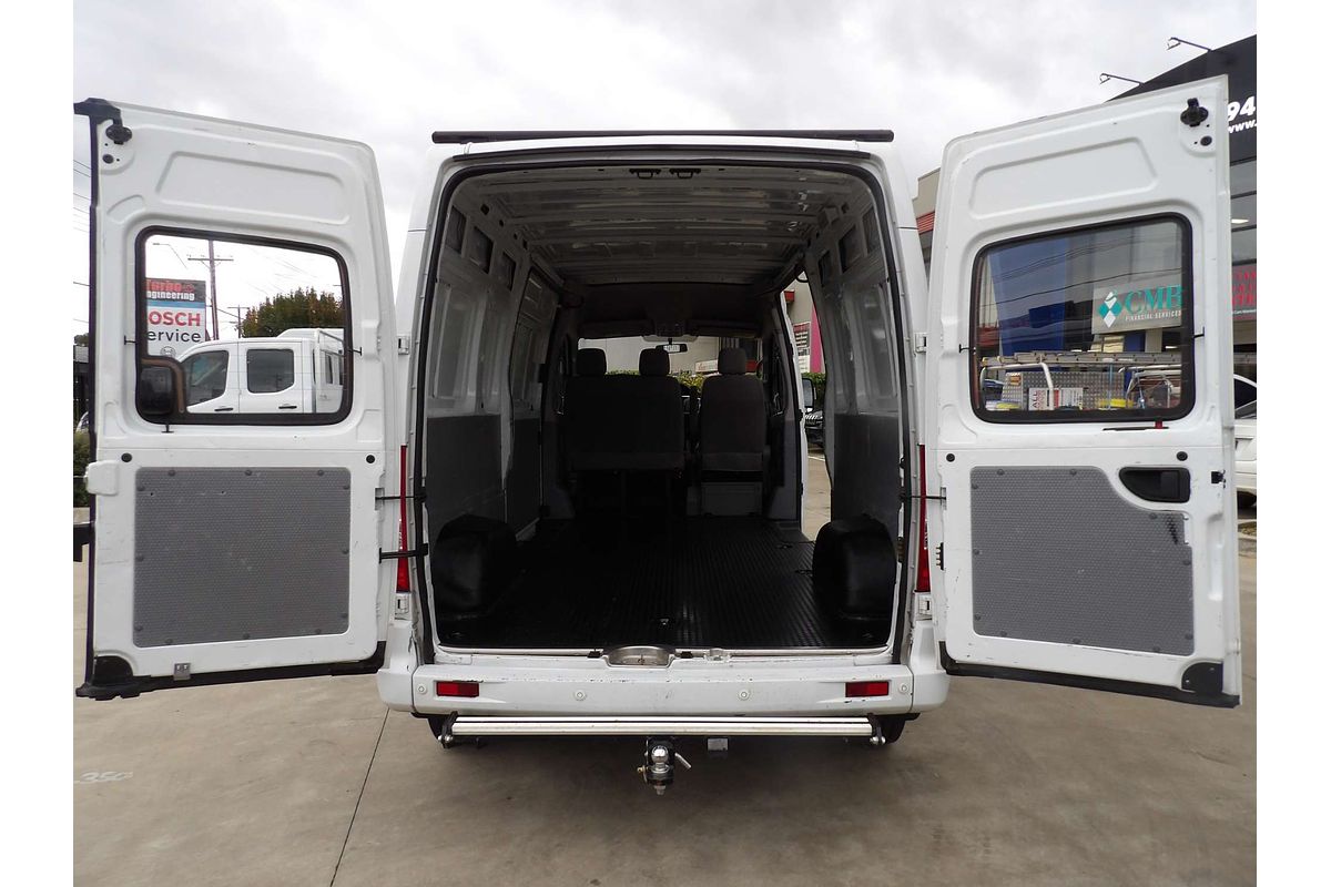 2023 LDV V80 LWB Mid Roof image 7