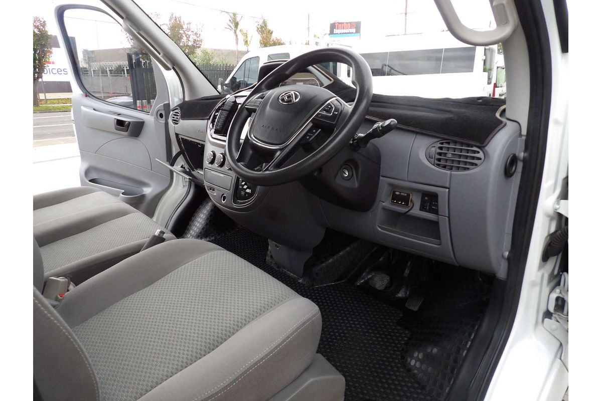 2023 LDV V80 LWB Mid Roof image 17