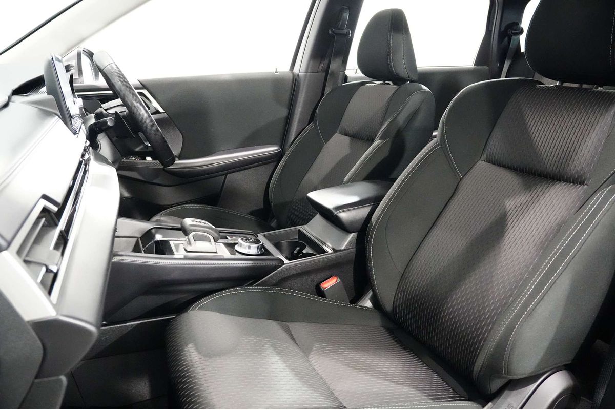 2022 Mitsubishi Outlander ES ZM