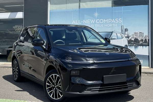 2026 Leapmotor B10 Design LR A12