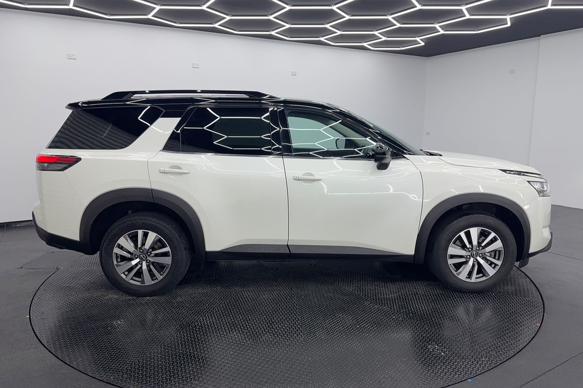 2022 Nissan Pathfinder Ti R53
