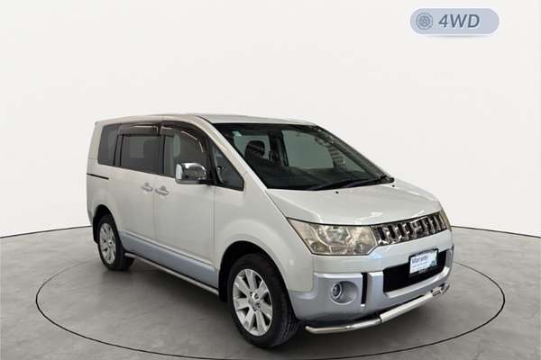 2009 Mitsubishi Delica D5 Chamonix