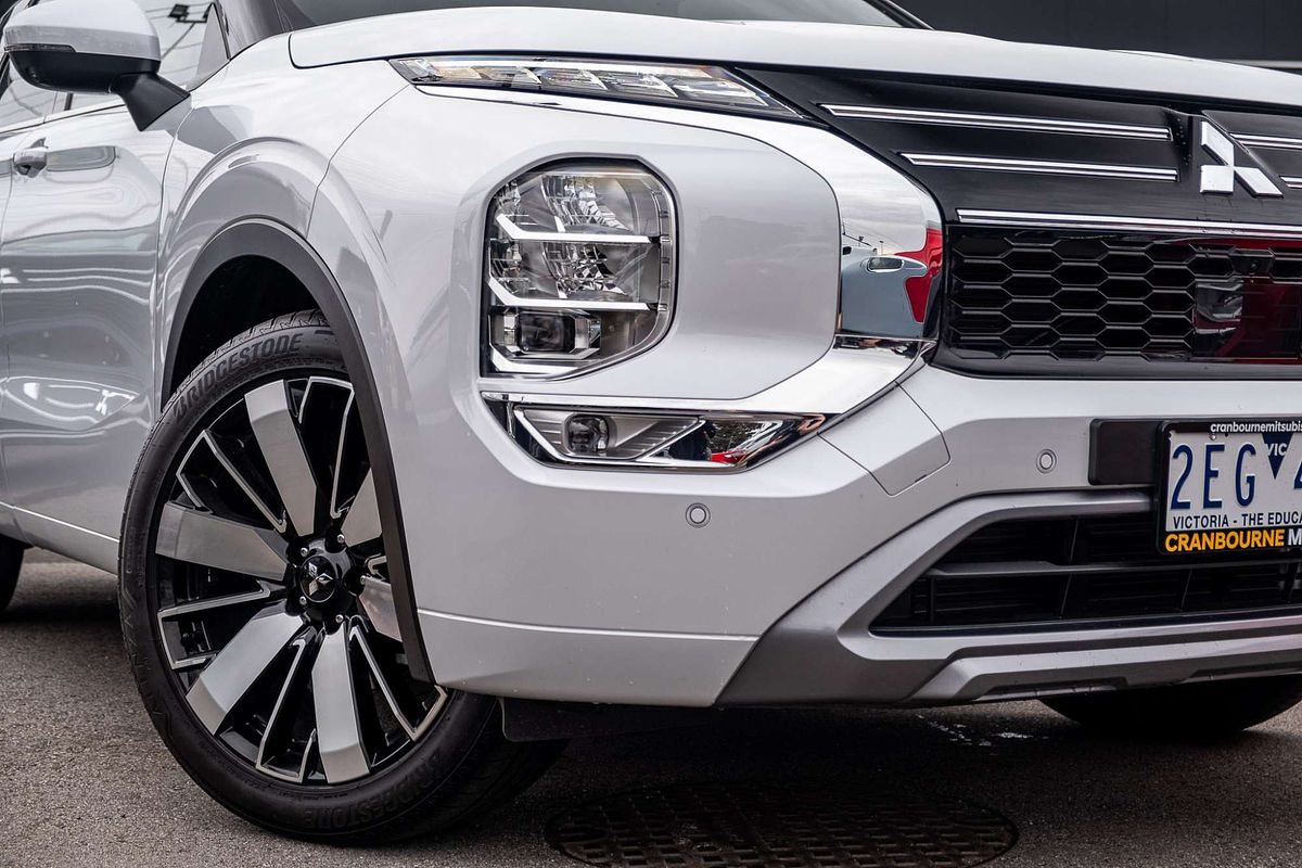2025 Mitsubishi Outlander Exceed Tourer ZM