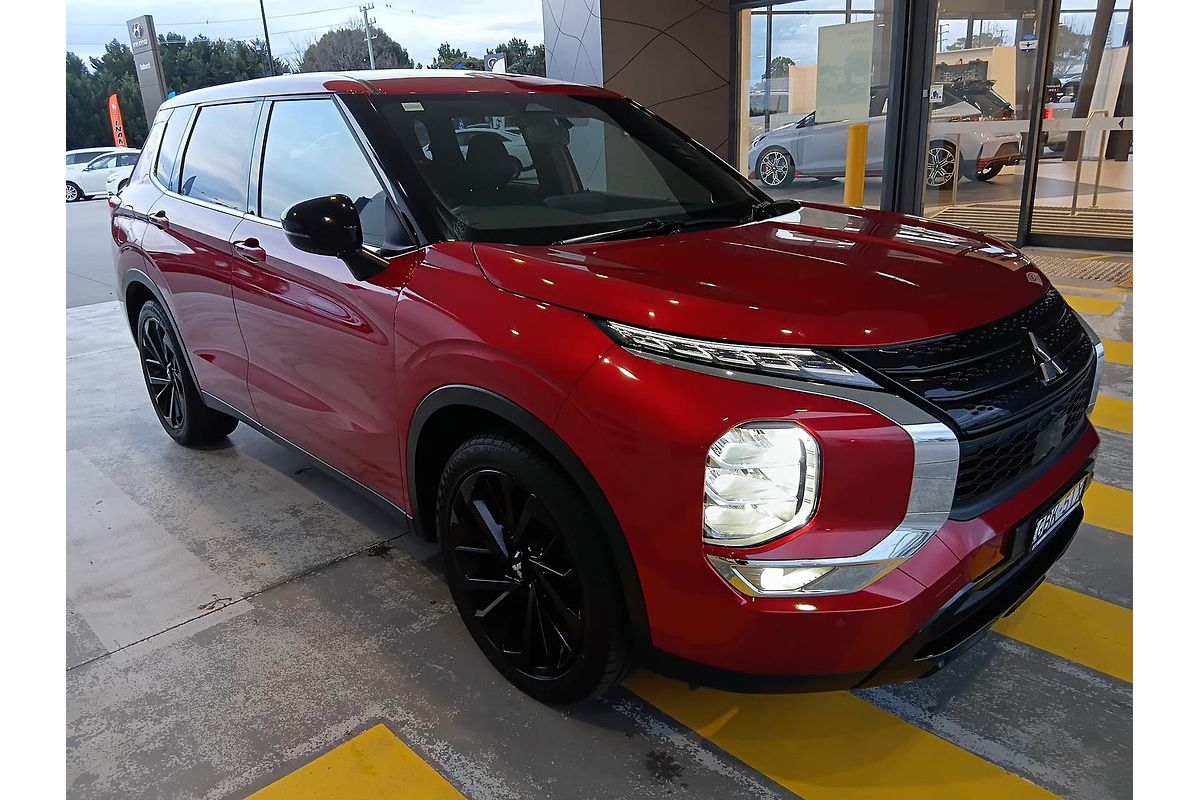 2024 Mitsubishi Outlander Black Edition ZM