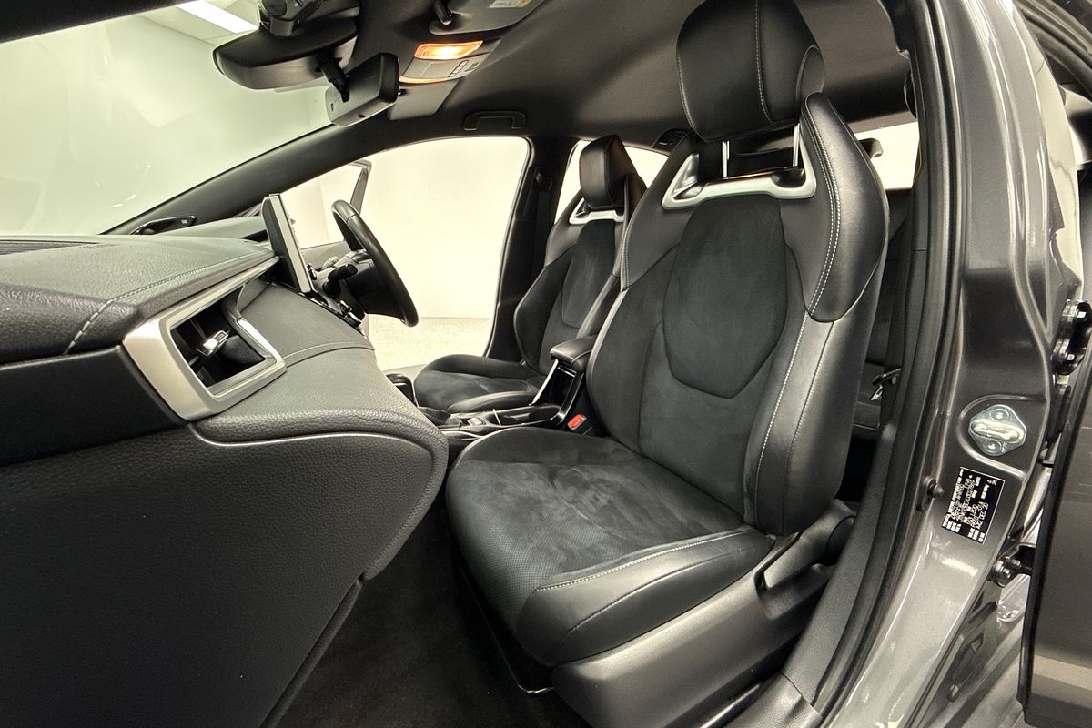 2020 Toyota Corolla ZR Hybrid ZWE211R