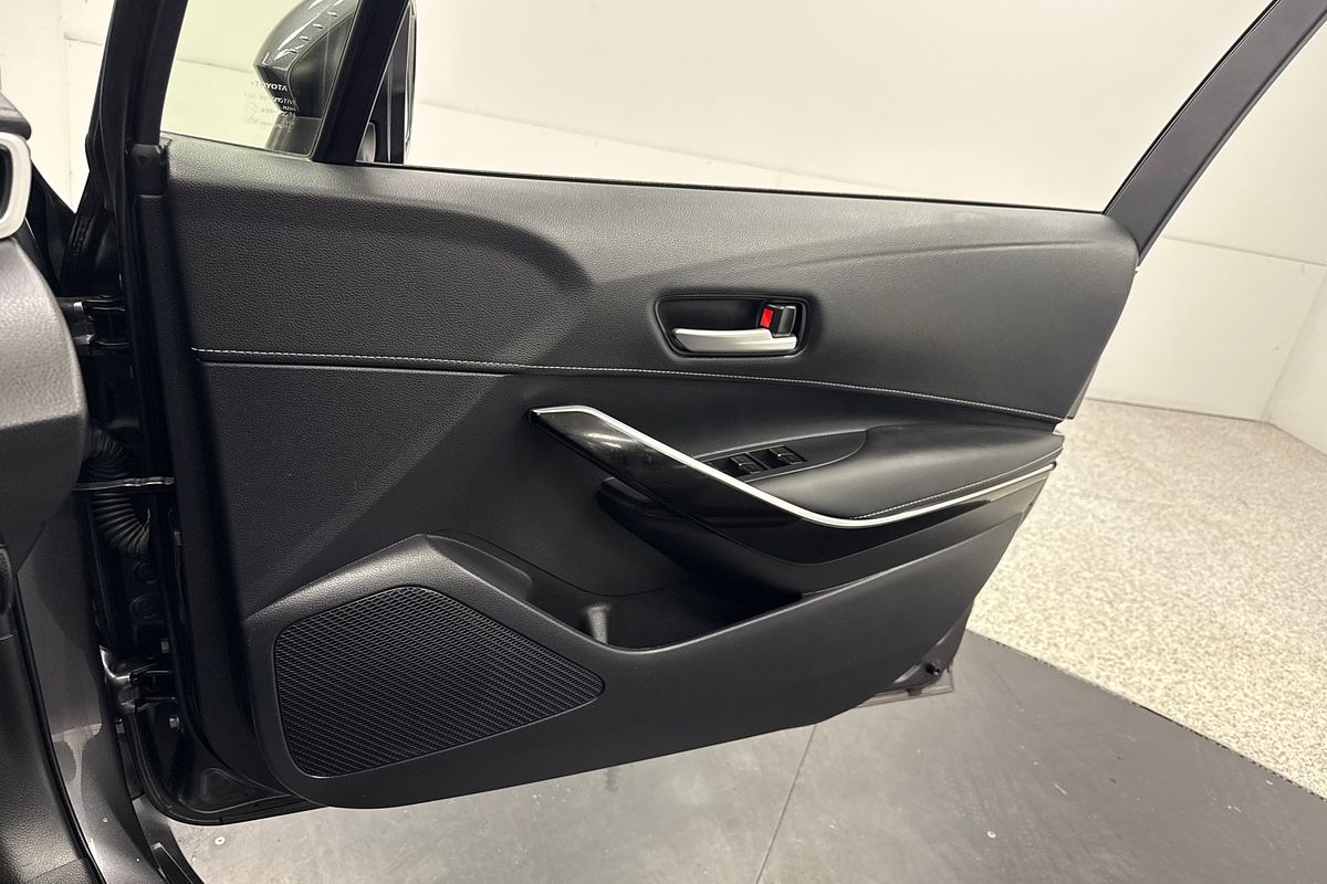 2020 Toyota Corolla ZR Hybrid ZWE211R