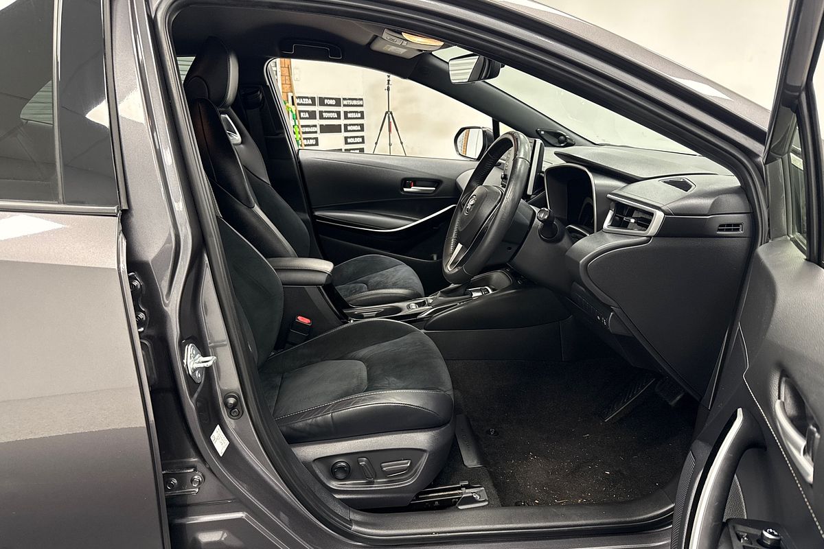 2020 Toyota Corolla ZR Hybrid ZWE211R
