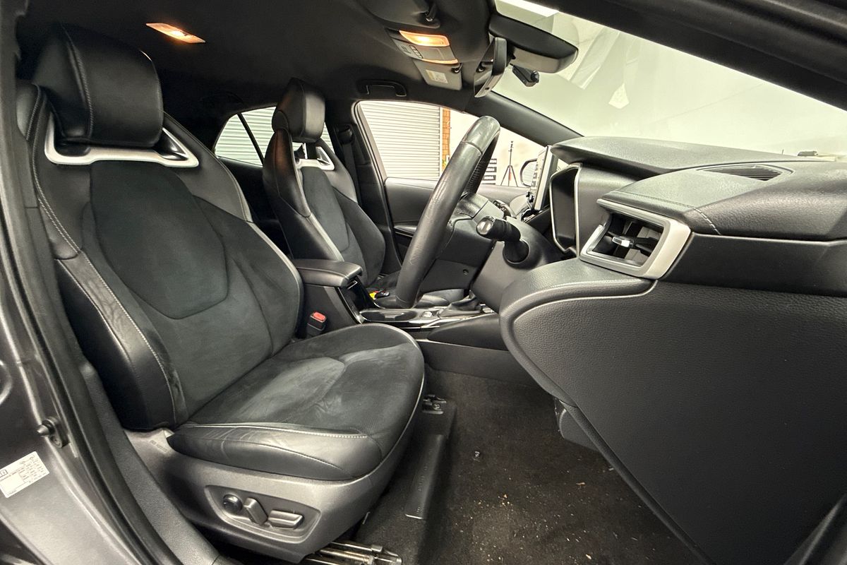 2020 Toyota Corolla ZR Hybrid ZWE211R