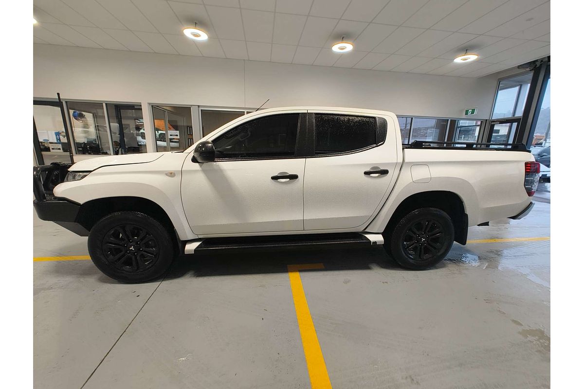 2022 Mitsubishi Triton GLX-R MR 4X4