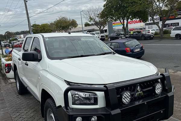 2025 Mitsubishi Triton GLX MV 4X4 thumb-0