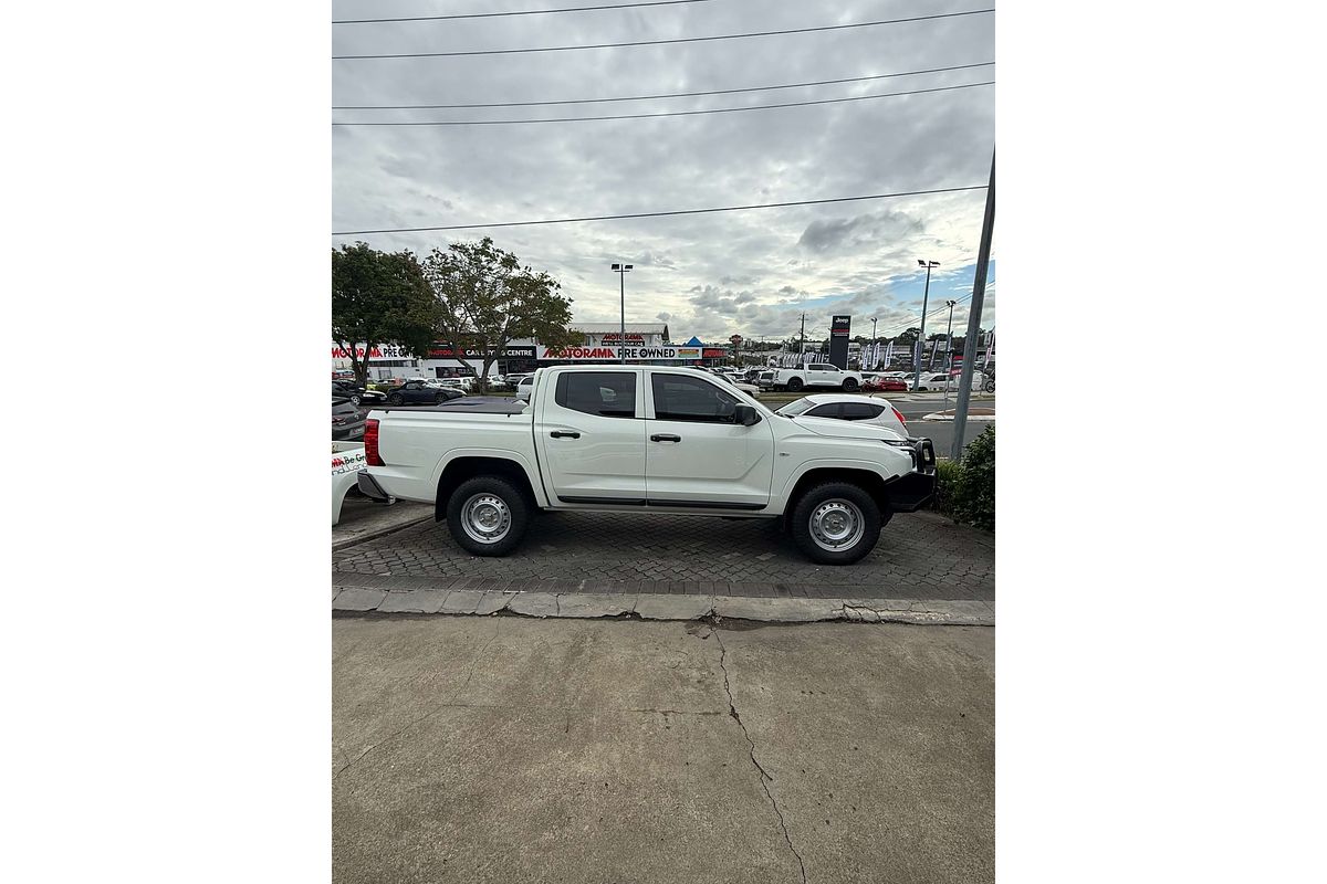 2025 Mitsubishi Triton GLX MV 4X4