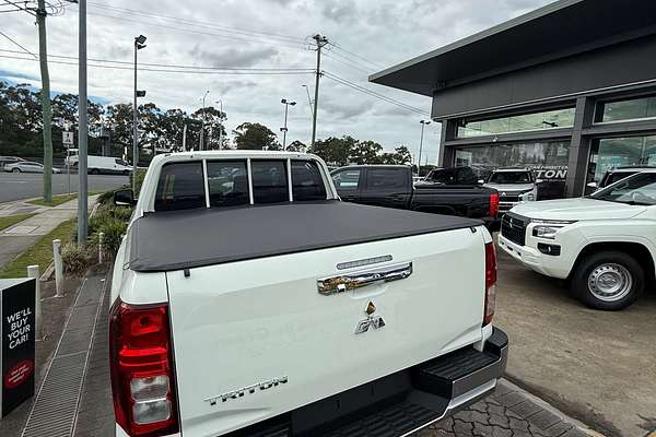 2025 Mitsubishi Triton GLX MV 4X4 thumb-3