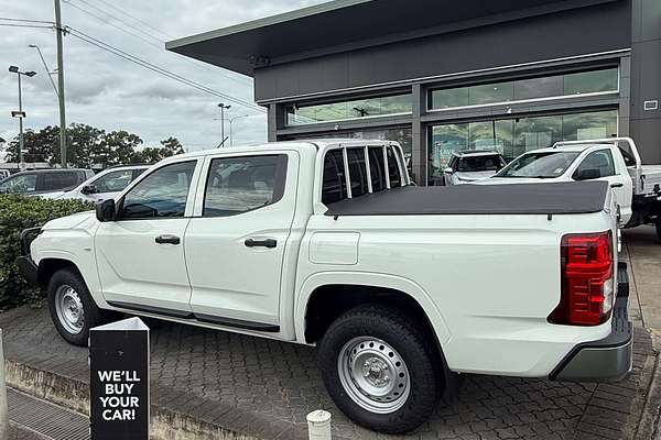 2025 Mitsubishi Triton GLX MV 4X4 thumb-4