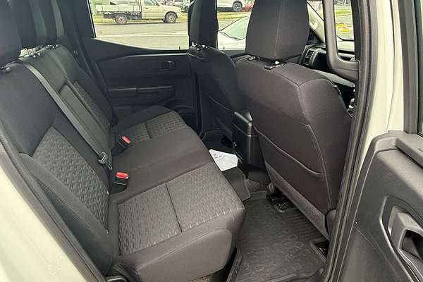 2025 Mitsubishi Triton GLX MV 4X4 thumb-8