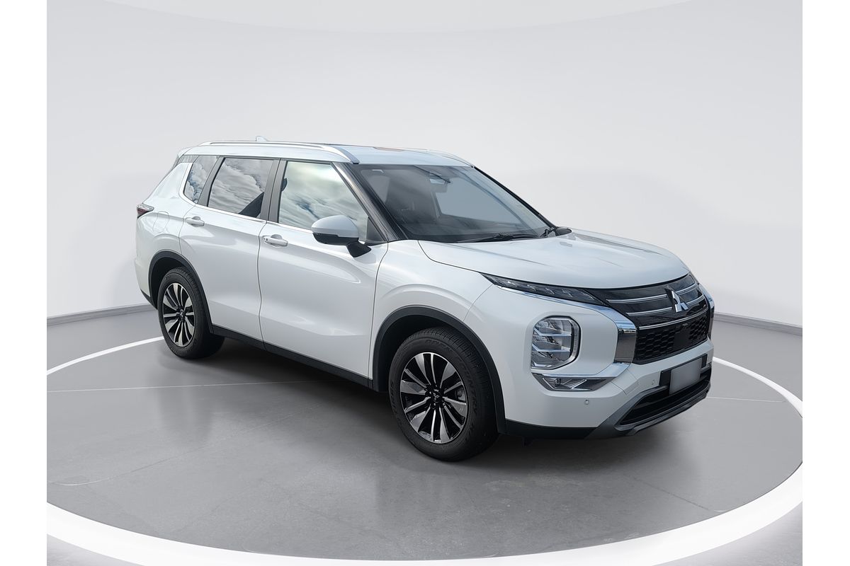 2025 Mitsubishi Outlander LS ZM