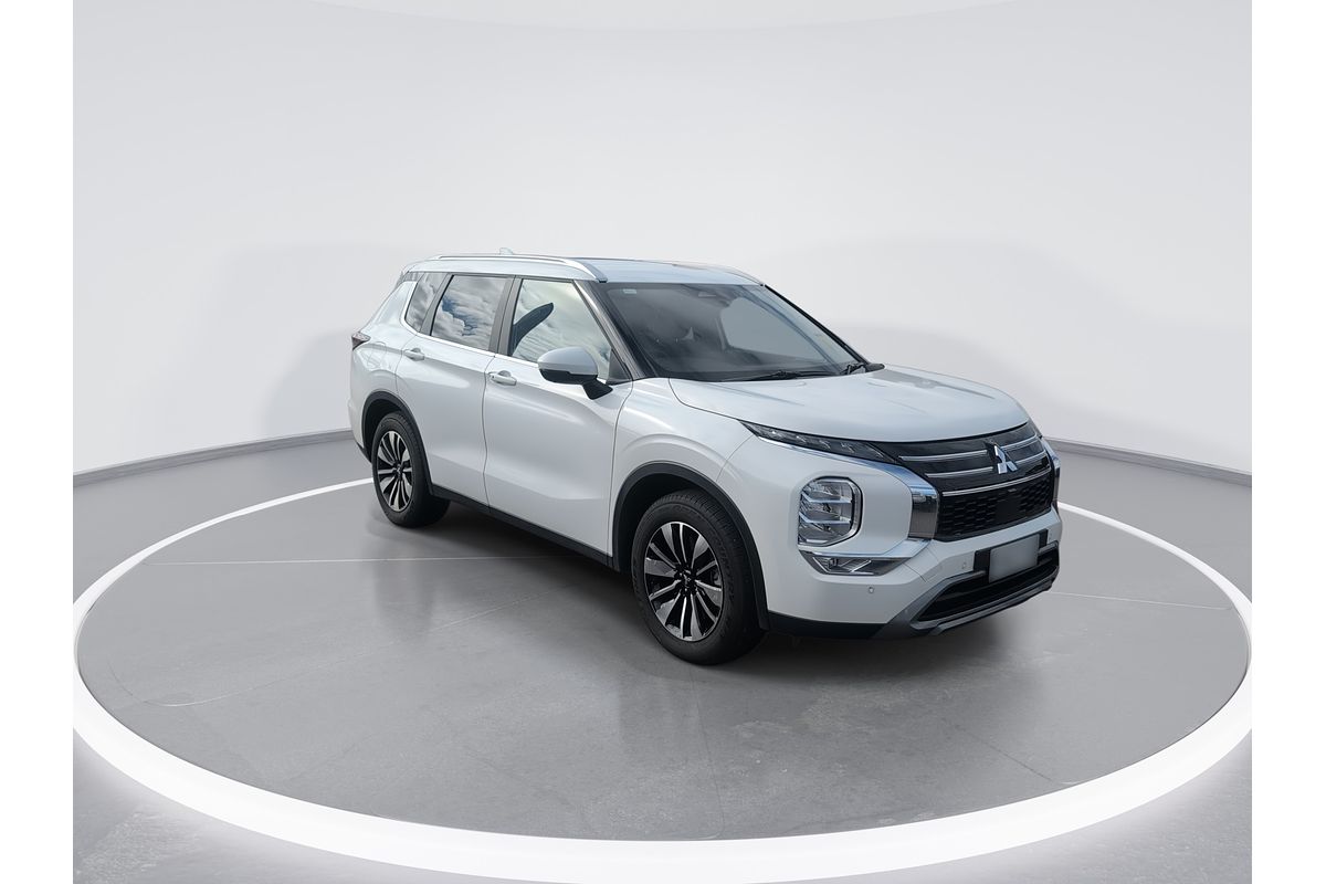 2025 Mitsubishi Outlander LS ZM