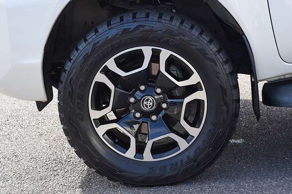 2022 Toyota Hilux SR5 GUN126R 4X4 thumb-3