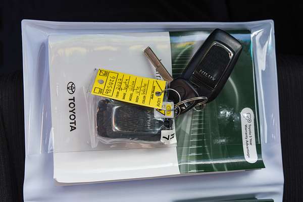 2022 Toyota Hilux SR5 GUN126R 4X4 thumb-21