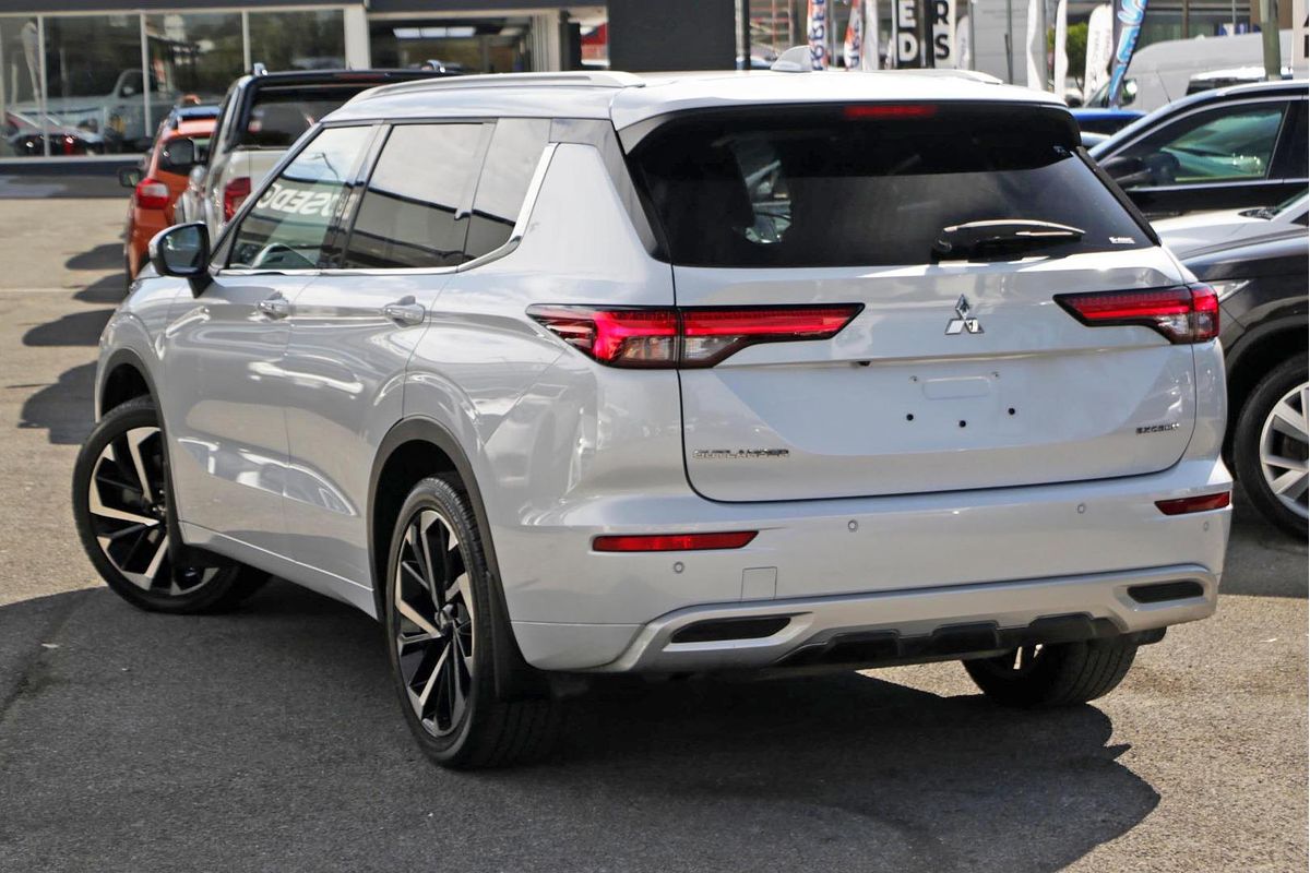 2023 Mitsubishi Outlander Exceed ZM