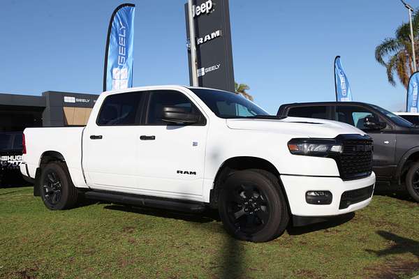 2026 RAM 1500 Express Black Edition Hurricane SO DT 4X4 SWB