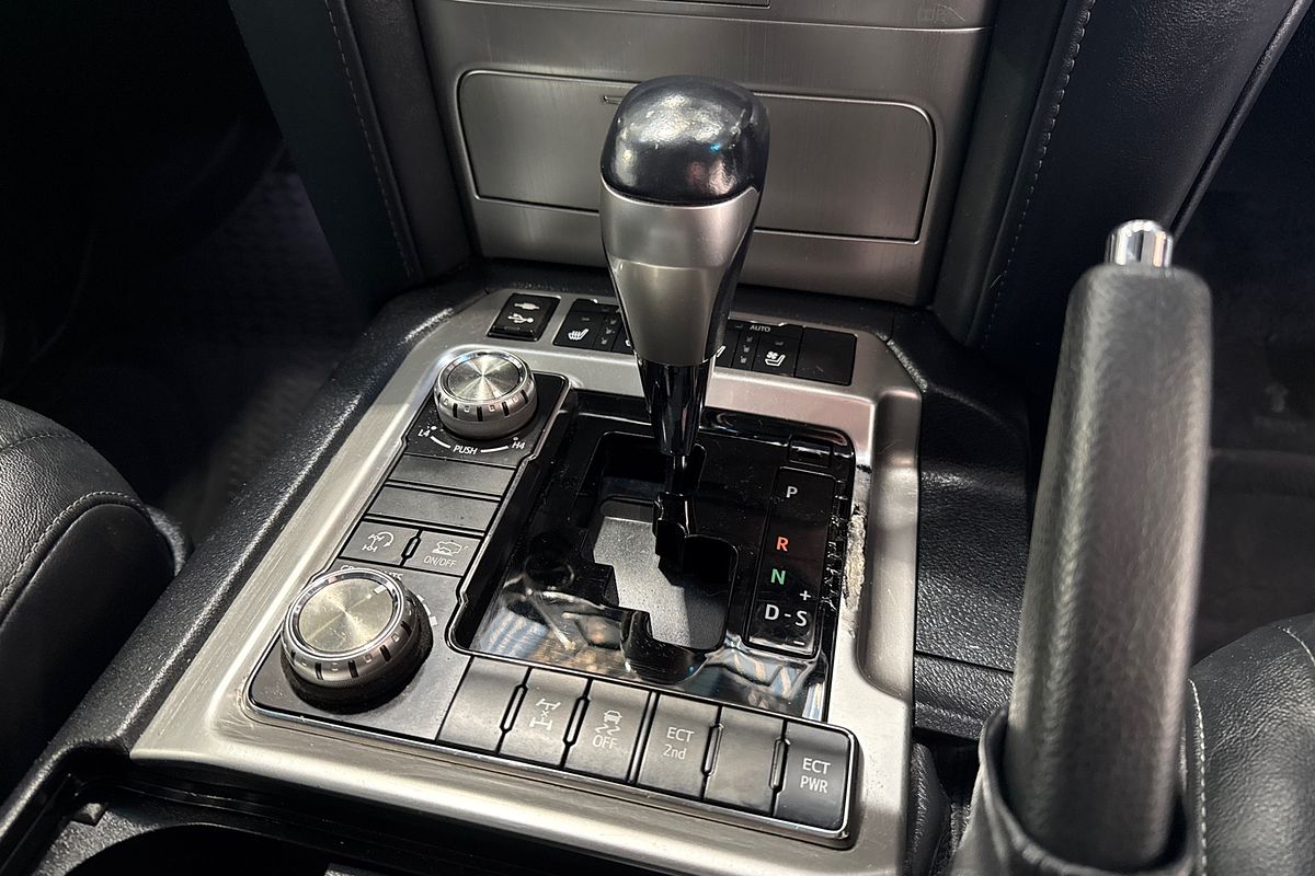 2018 Toyota Landcruiser Sahara VDJ200R