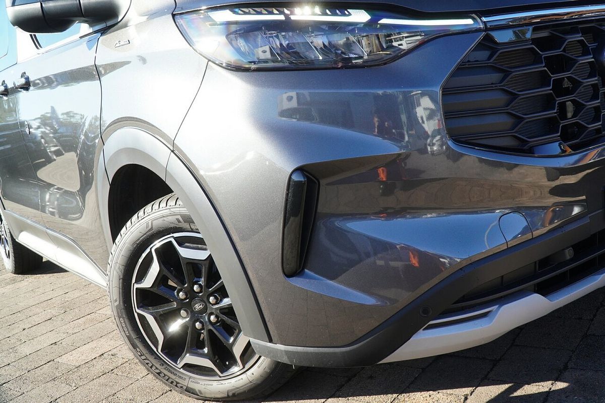 2025 Ford Tourneo Active AV SWB