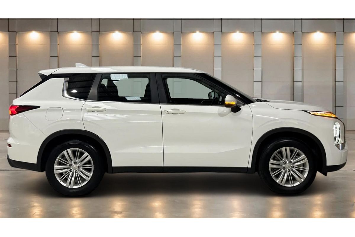 2024 Mitsubishi Outlander ES ZM